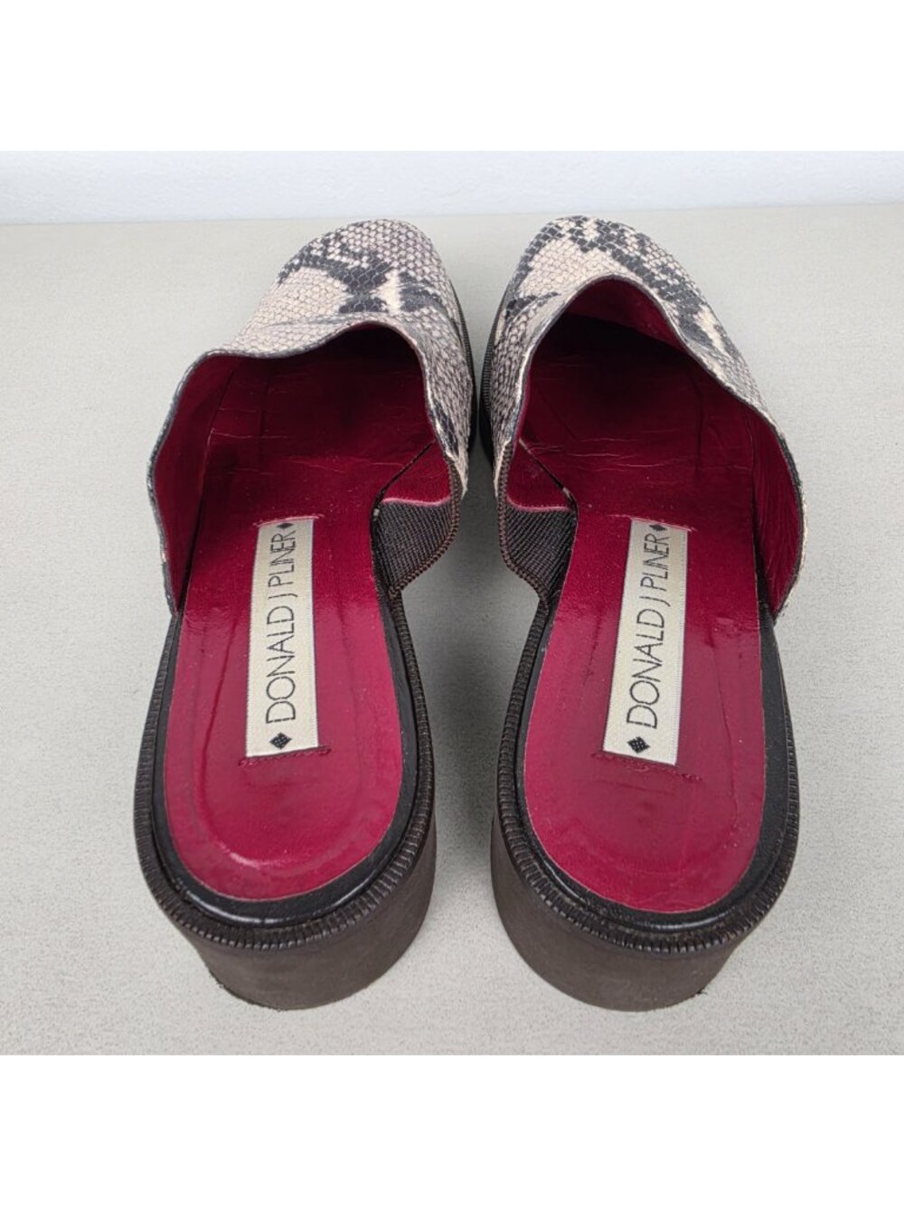 Donald J Pliner Size 8N Leather Mules Snakeskin Heel Closed Toe Beige Black - Picture 7 of 12